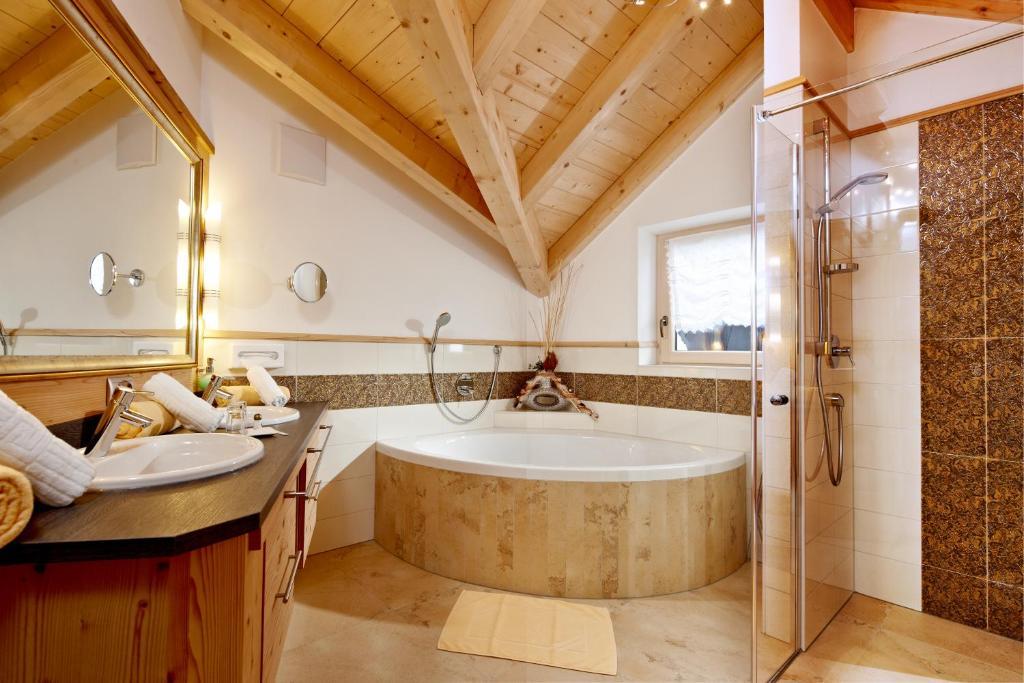 Biohotel Castello Koenigsleiten Konigsleiten Εξωτερικό φωτογραφία